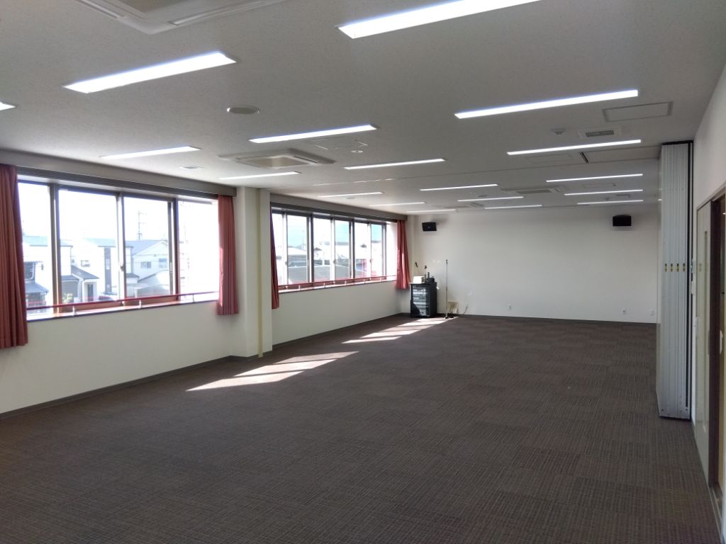 様々な会議などが行える会議室の写真