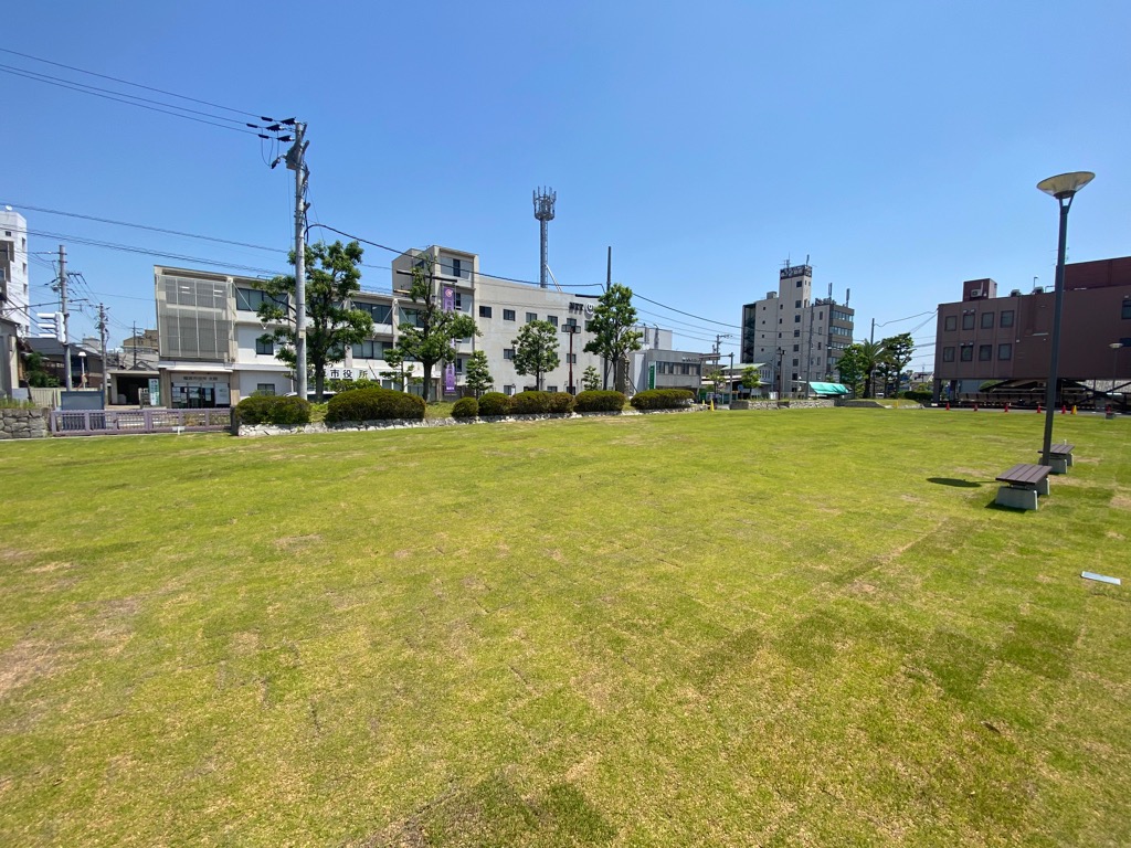 芝生広場