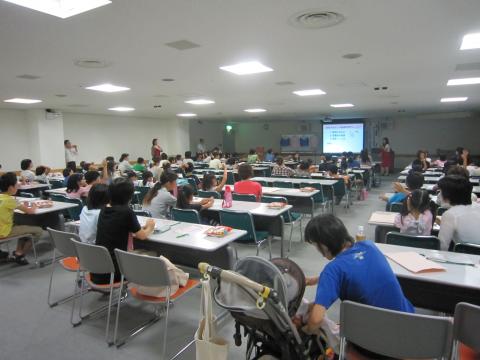 講座会場全体の様子の写真