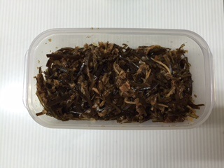 だし昆布と鰹節に生姜を加えた佃煮の写真