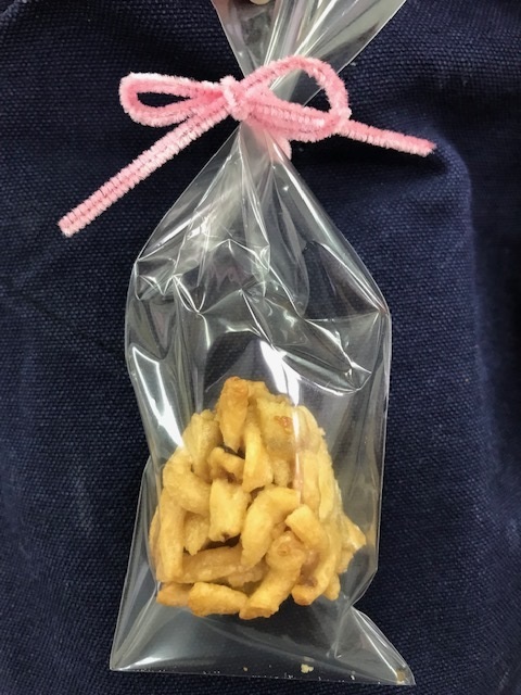 一つのチャクチャクが袋詰めしてある写真