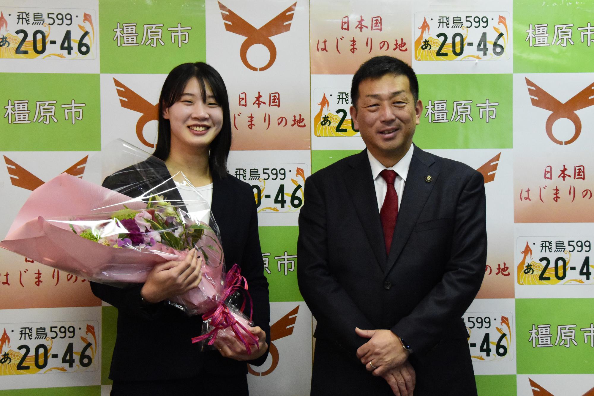 引退報告に訪れた元柔道選手の新添さん1