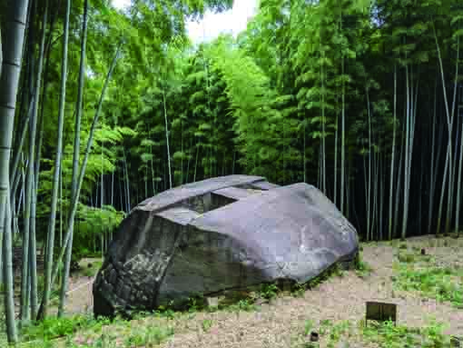 奈良県指定史跡の益田岩船