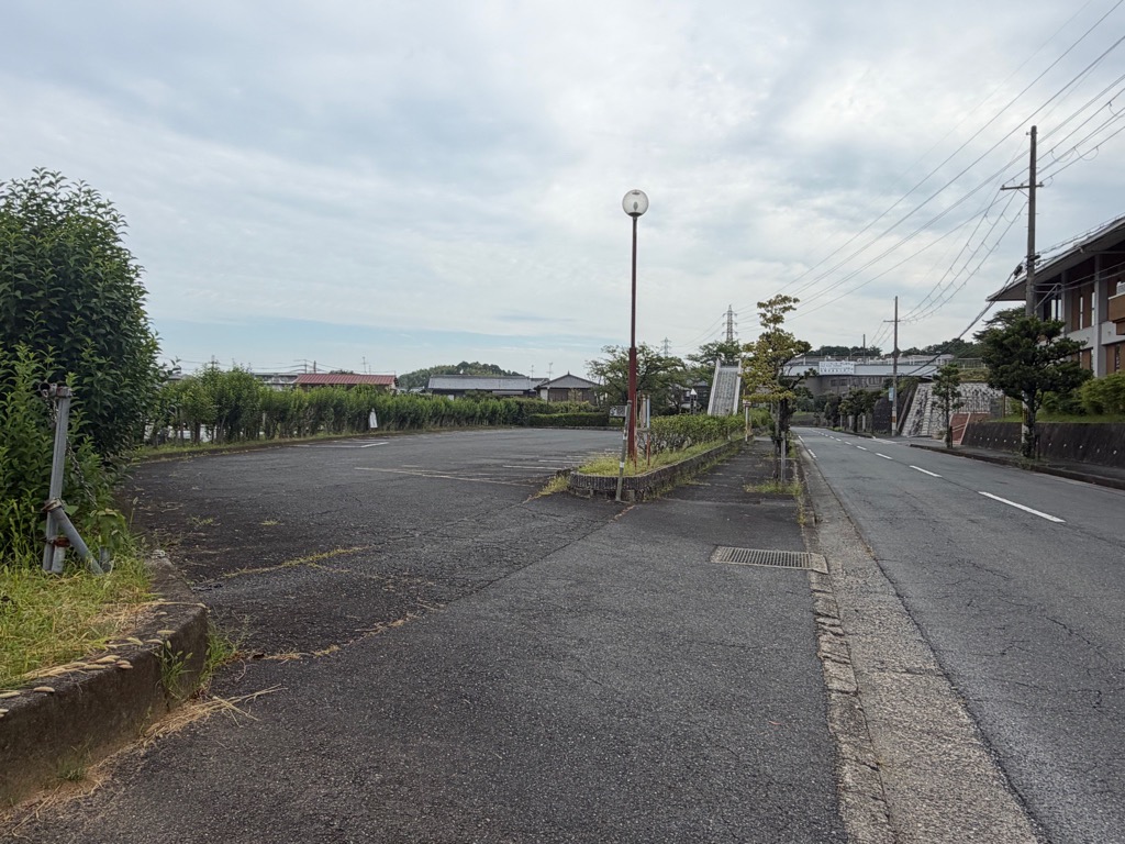 博物館西側駐車場
