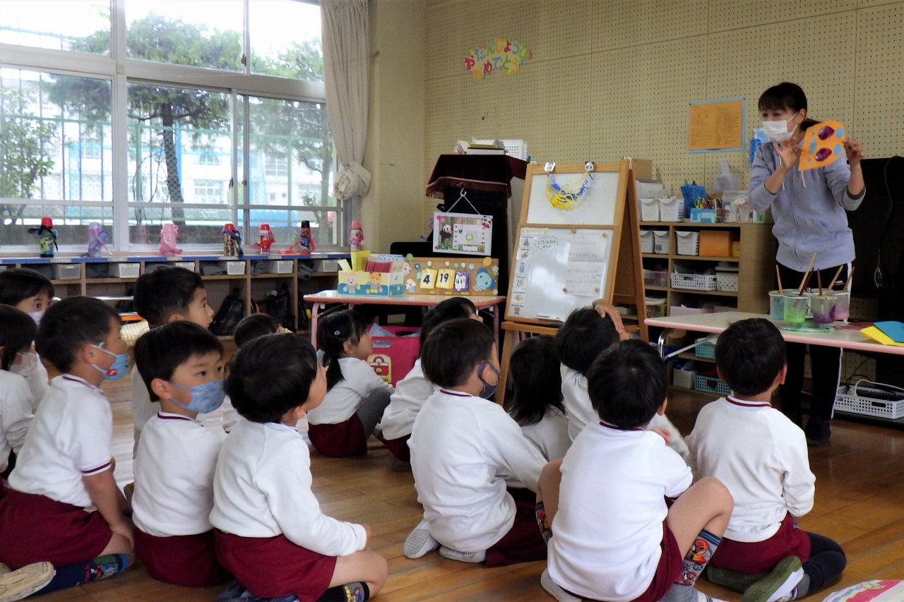 先生の話が聞けるようになってきている写真