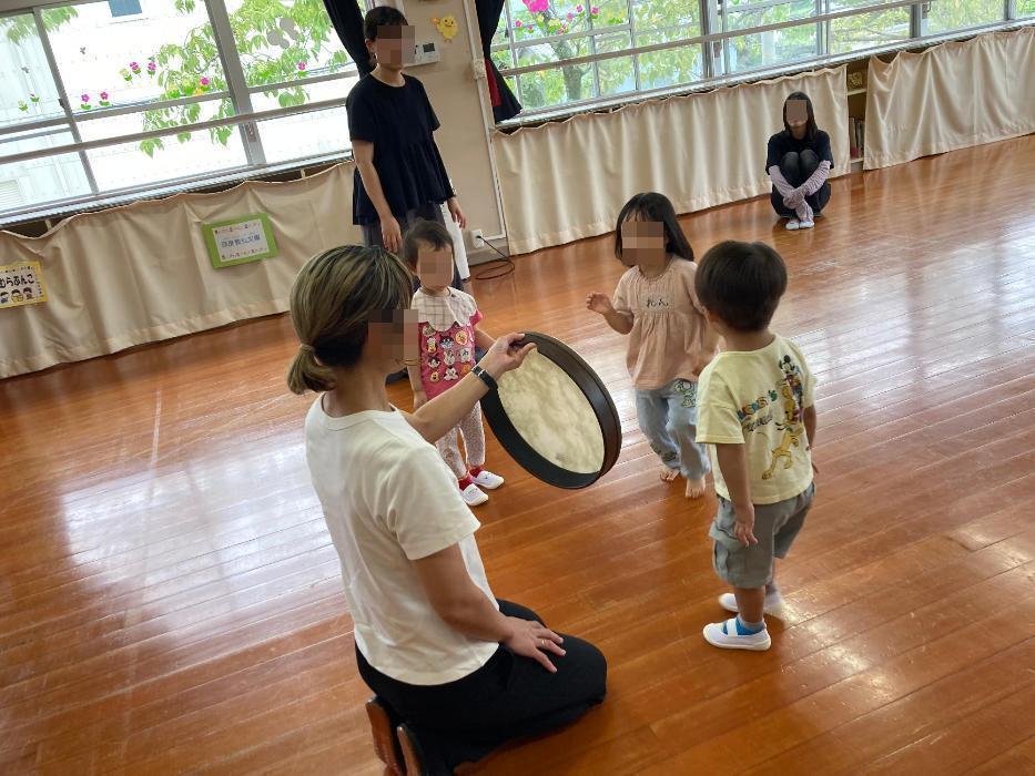 楽器を楽しむ子ども達