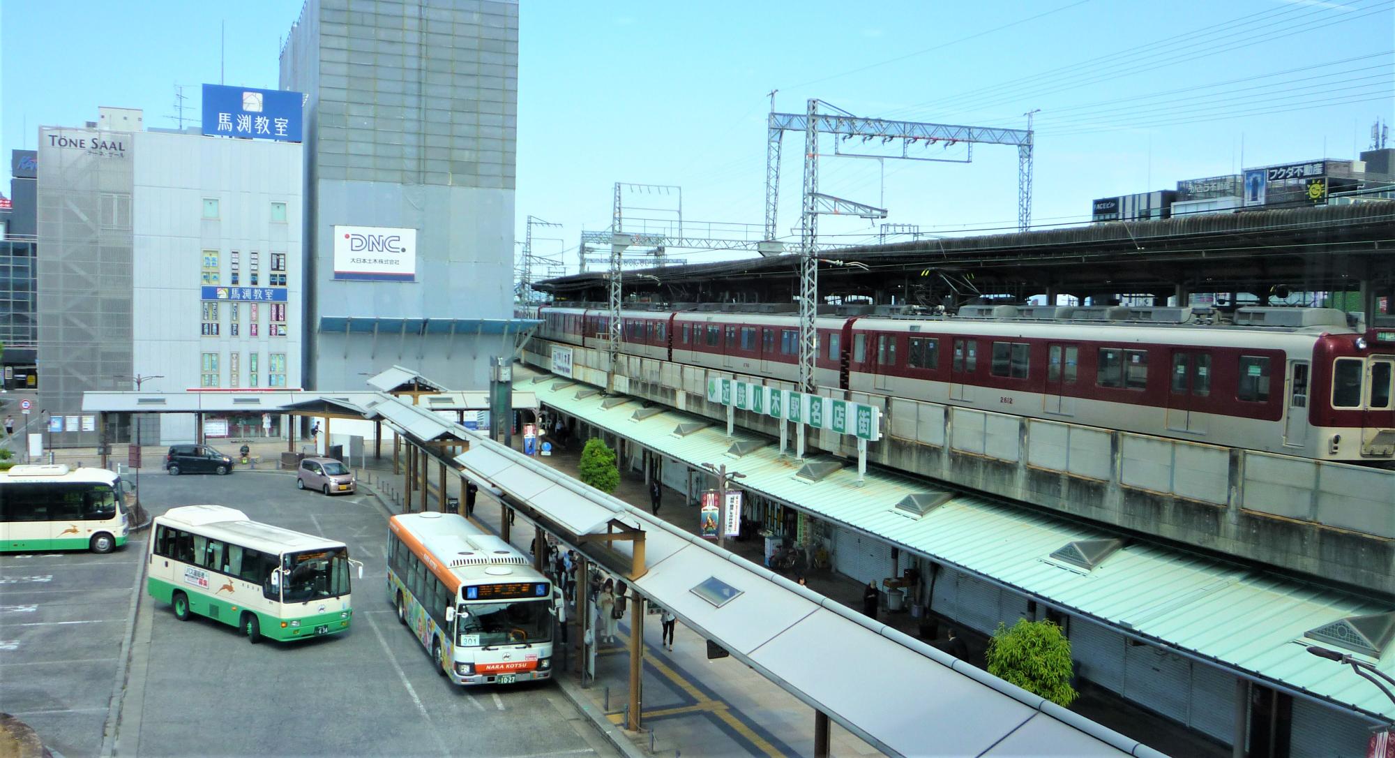 広場写真窓からの風景