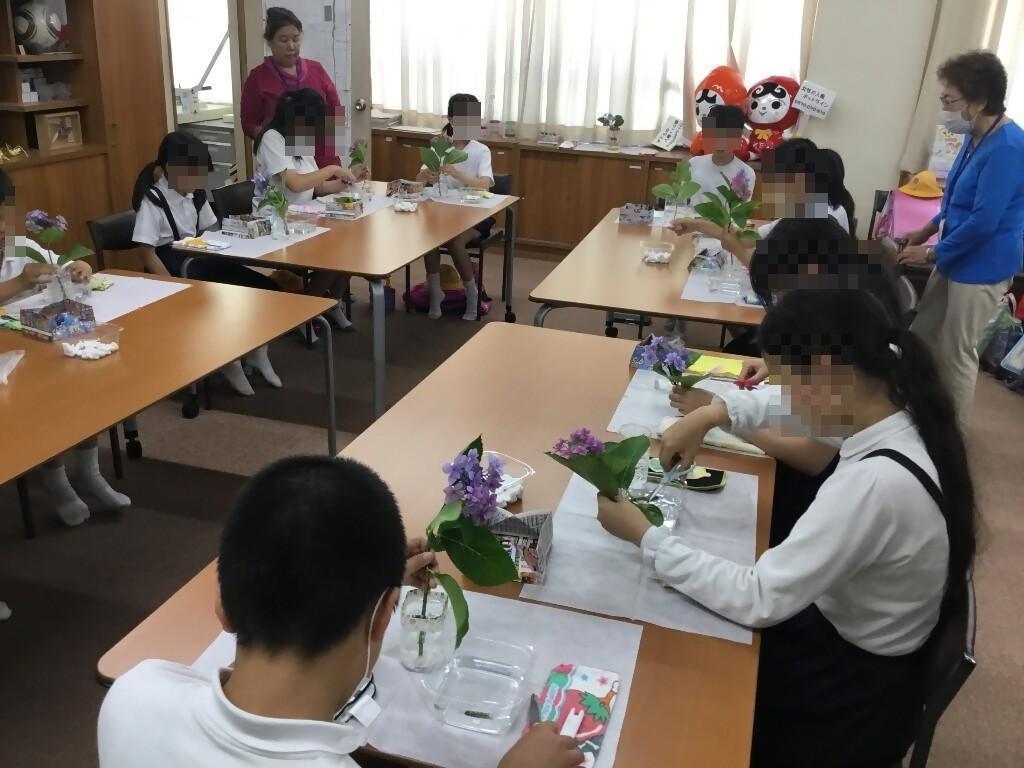 小学校のクラブ風景