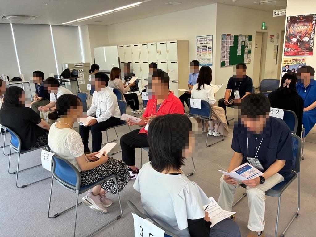 お見合い回転寿司の様子