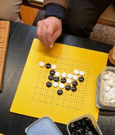 小さな碁盤でムリなく身に付きます