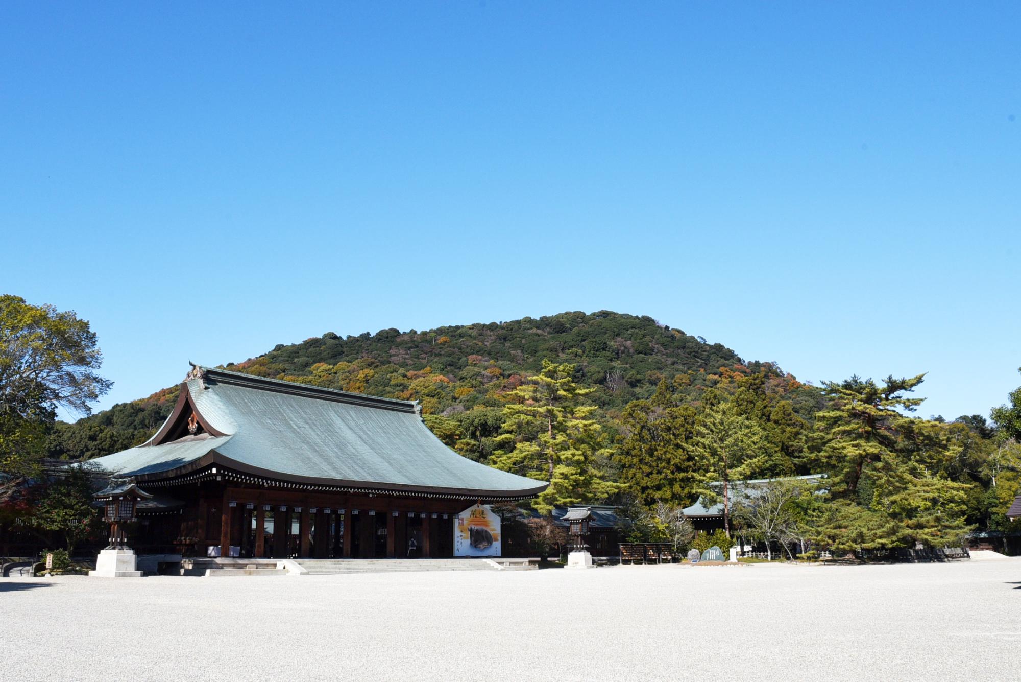 橿原神宮外拝殿