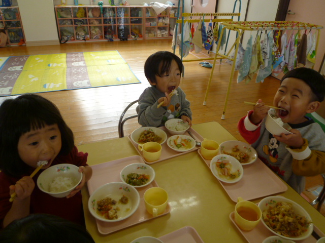 食べている様子