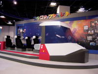 宇宙飛行船を模した展示であるスペースシップシミュレーターの写真