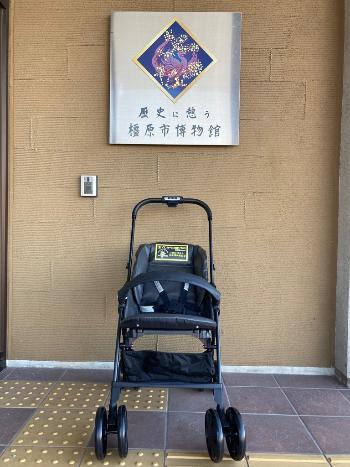 ベビーカー寄贈