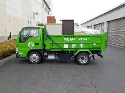 2トントラックごみイメージ1