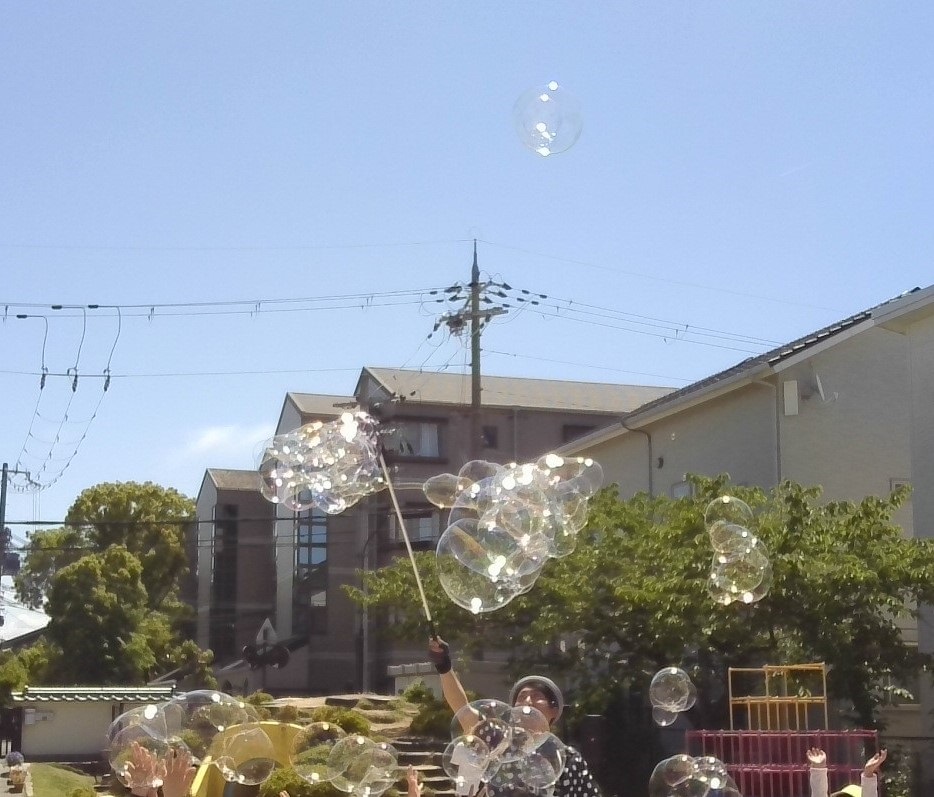 空まで上がれ！シャボン玉