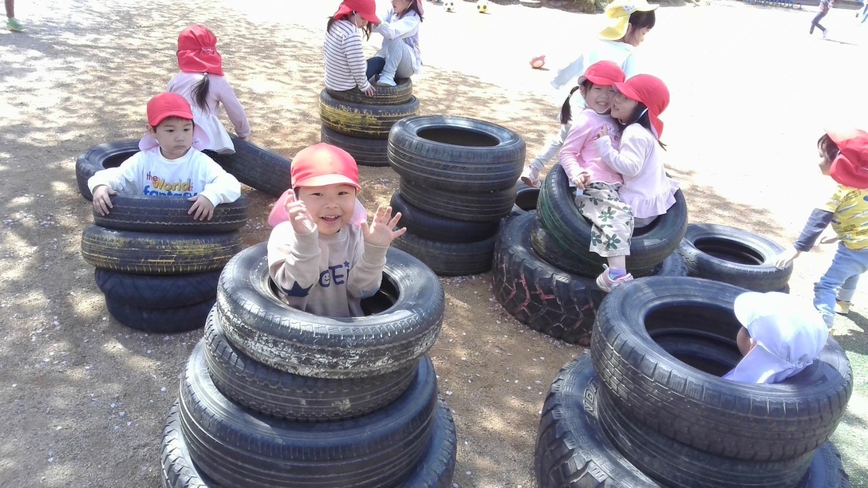 タイヤの中からこんにちわ
